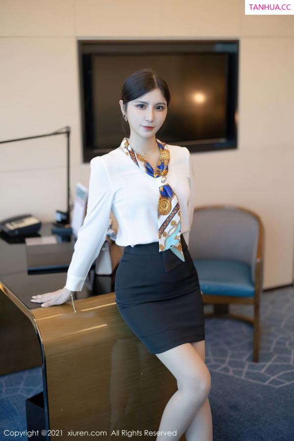 小蛮妖  小蛮妖深圳旅拍 优雅华丽的制服第11张图片